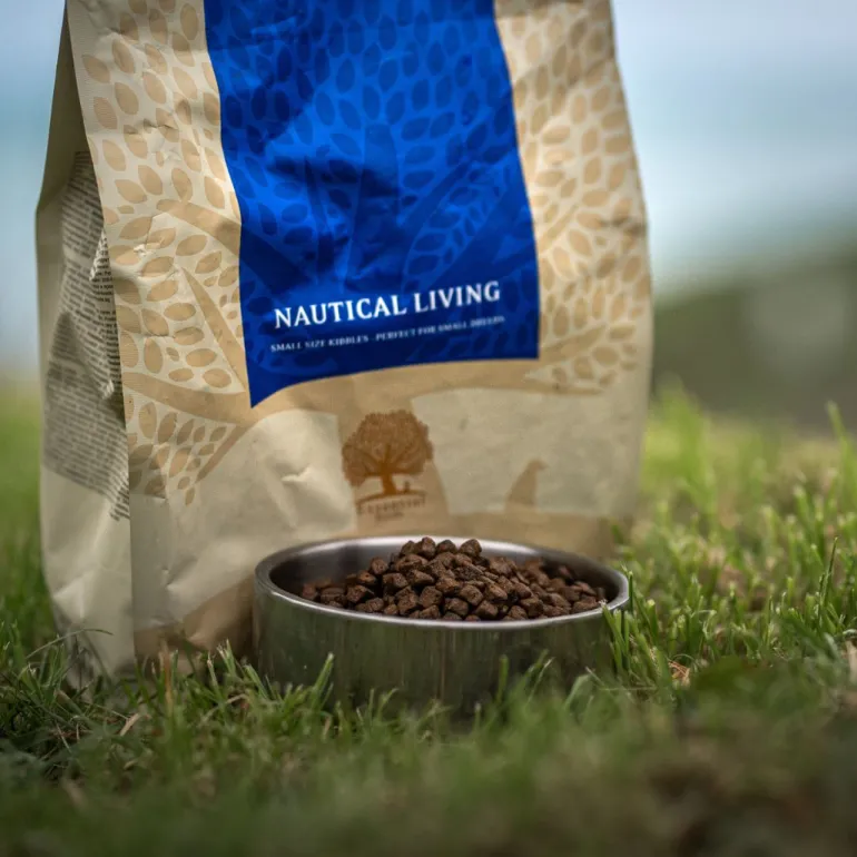 ESSENTIAL NAUTICAL LIVING Small Breed 2,5 kg viljaton kuivaruoka