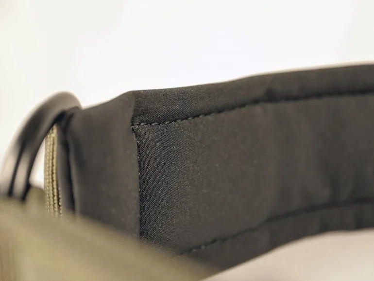 JALEN Puolikiristävä kaulapanta 55 mm, oliivi-musta