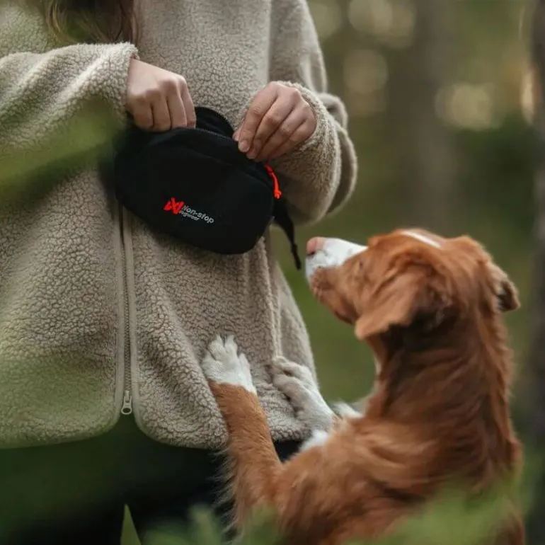 Non-stop dogwear Trail quest vyölaukku, musta